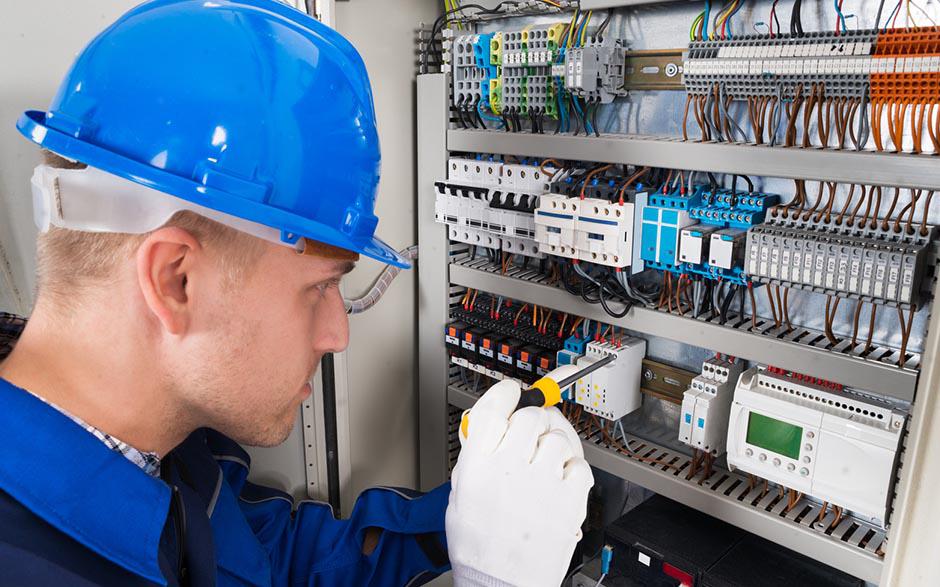 recherche électricien Paris 18